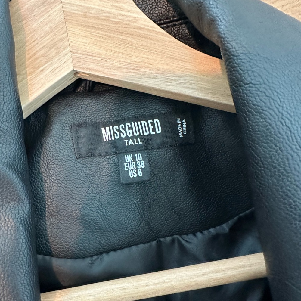 Leather jacket - Picture 2 of 3